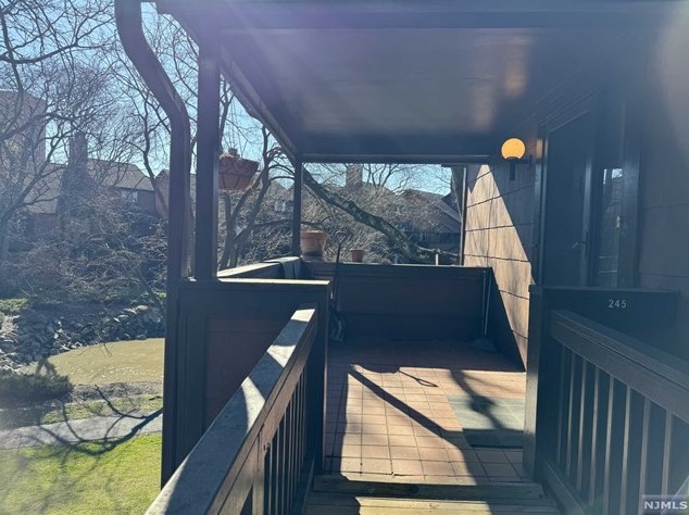 245 Sunset Ky, Secaucus NJ  07094-2213 exterior