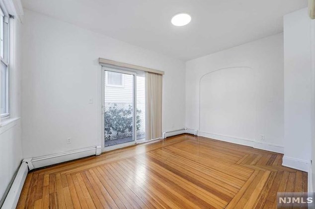 2081 Jones Rd, West Fort Lee NJ 07024-3202 exterior