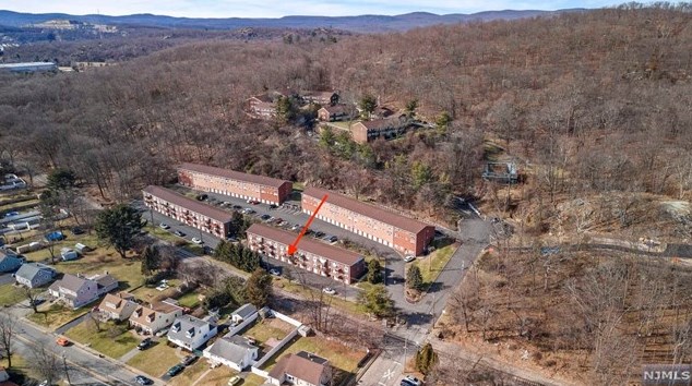 100 Pierson Miller Dr, Pompton Falls NJ  07442-1045 exterior