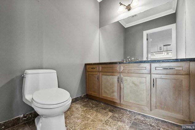 196 Cedar St, Cliffside Park NJ  07010-1279 exterior