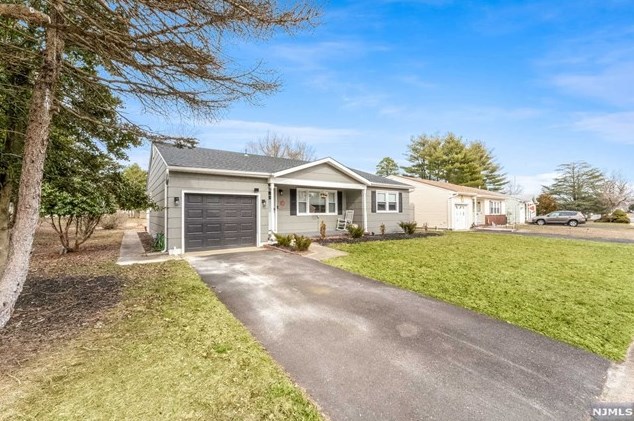 174 Westbrook Dr, Toms River NJ  08757-4733 exterior