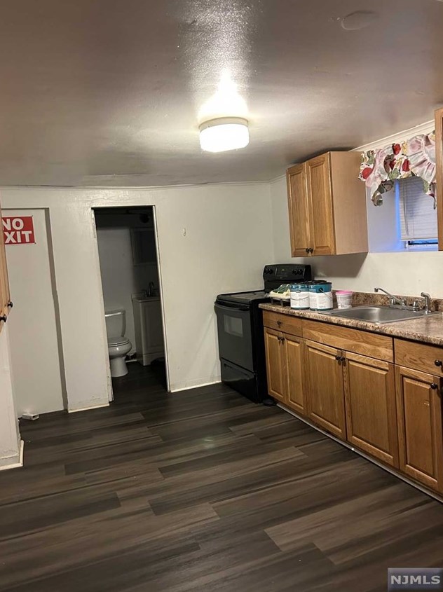 5 Westminster Pl, Outwater NJ  07026-1322 exterior