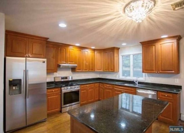 173 Battaglia Ln, Fairview, NJ 07022