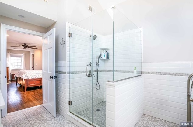 20 Raymond Ave, Rutherford NJ  07070-1132 exterior