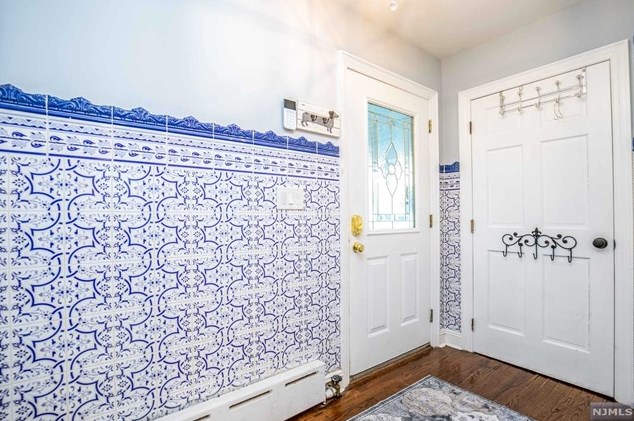 20 Raymond Ave, Rutherford NJ  07070-1132 exterior