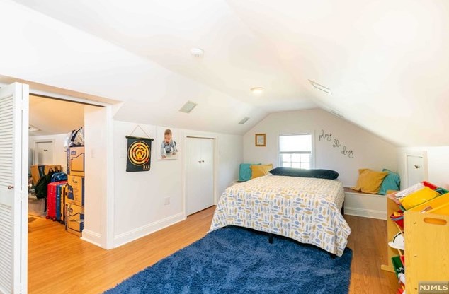 20 Raymond Ave, Rutherford NJ  07070-1132 exterior