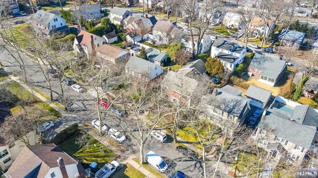 20 Raymond Ave, Rutherford NJ  07070-1132 exterior