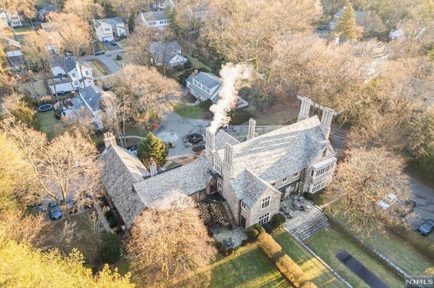 1 Byrne Ln, Tenafly NJ 07670-2757 exterior