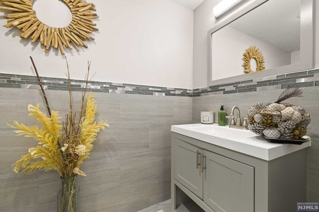 55 Beech St, East Orange NJ  07018-3003 exterior