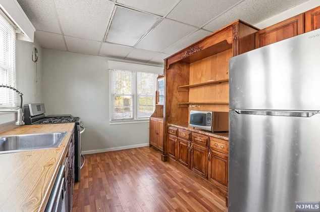 335 Hamilton Pl, Hackensack NJ  07601-2827 exterior