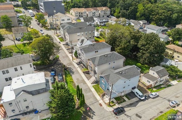 66 Garret St, Paterson NJ 07501-3325 exterior