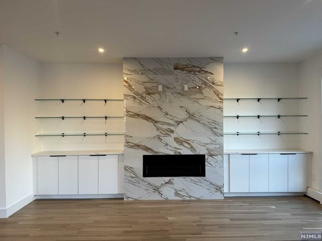 326 Tom Hunter Rd, West Fort Lee NJ  07024-4609 exterior