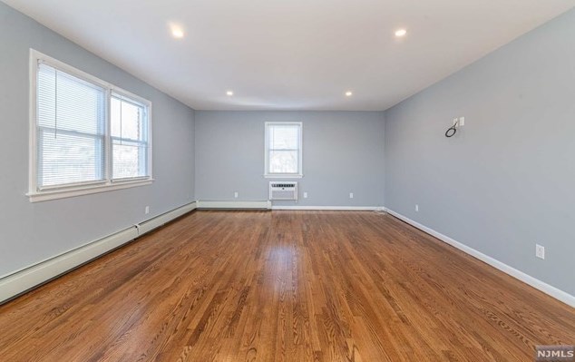 1 Oak Grove Rd, West Caldwell NJ  07006-6000 exterior