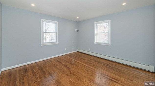 1 Oak Grove Rd, West Caldwell NJ  07006-6000 exterior