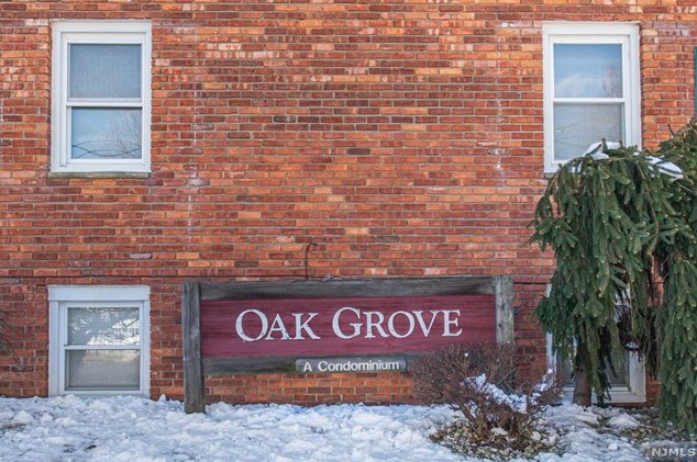 1 Oak Grove Rd, West Caldwell NJ  07006-6000 exterior