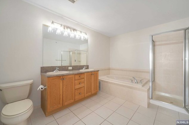 173 Winchester Ct, Clifton NJ  07013-2676 exterior