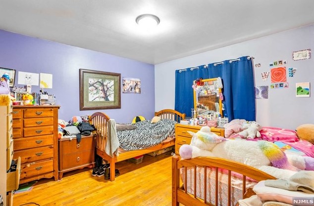 1 Brookside Ave, Elmwood Park NJ  07407-1950 exterior