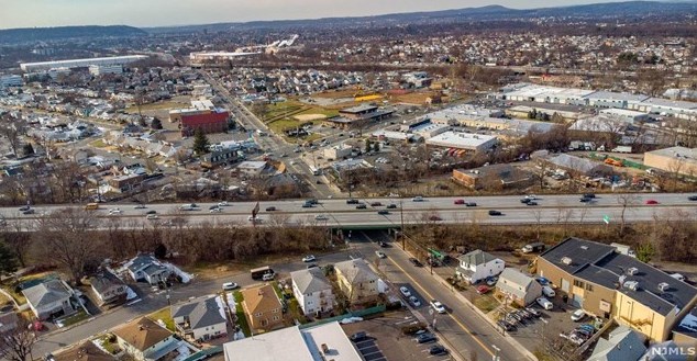 1 Brookside Ave, Elmwood Park NJ  07407-1950 exterior