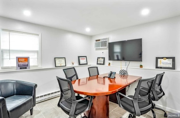 1 Brookside Ave, Elmwood Park NJ  07407-1950 exterior