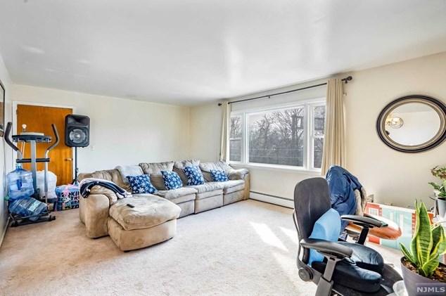 1 Brookside Ave, Elmwood Park NJ  07407-1950 exterior