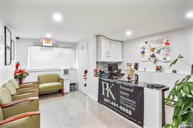 1 Brookside Ave, Elmwood Park NJ  07407-1941 exterior