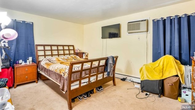 1 Brookside Ave, Elmwood Park NJ  07407-1950 exterior