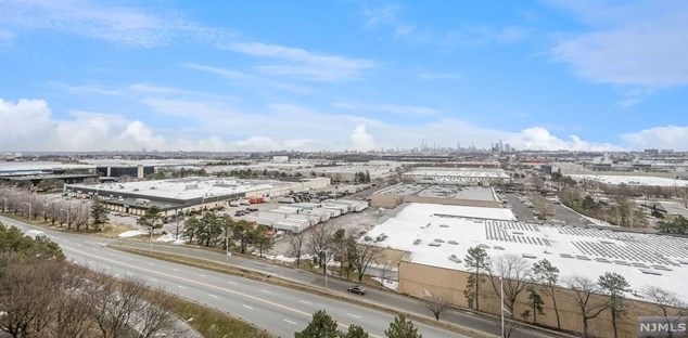 1105 Harmon Cove Tower, Secaucus NJ 07094-1713 exterior