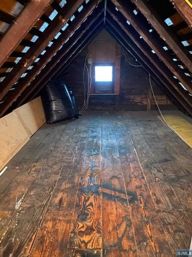 21 Bergen Ave, Bergenfield NJ 07621-2308 exterior