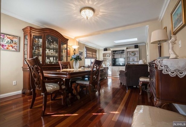 111 Elmwood Dr, Elmwood Park NJ  07407-1746 exterior