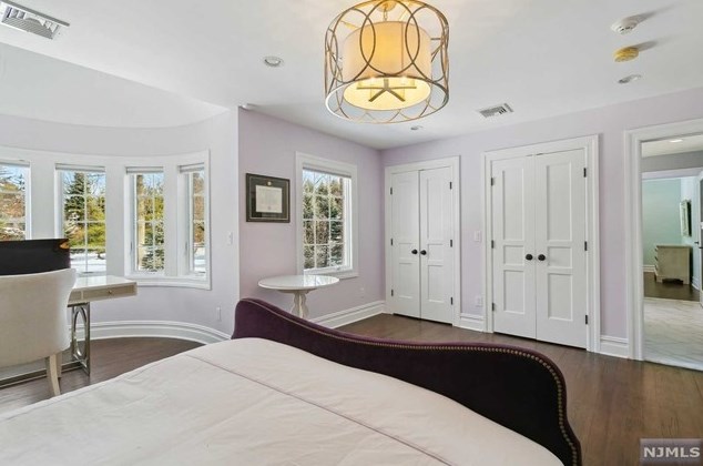 49 Buckingham Rd, Tenafly NJ 07670-3101 exterior