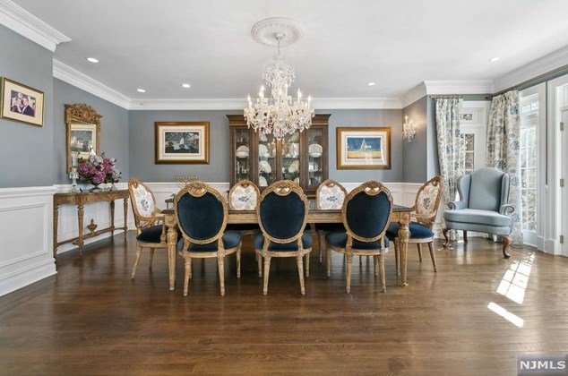 49 Buckingham Rd, Tenafly NJ 07670-3101 exterior