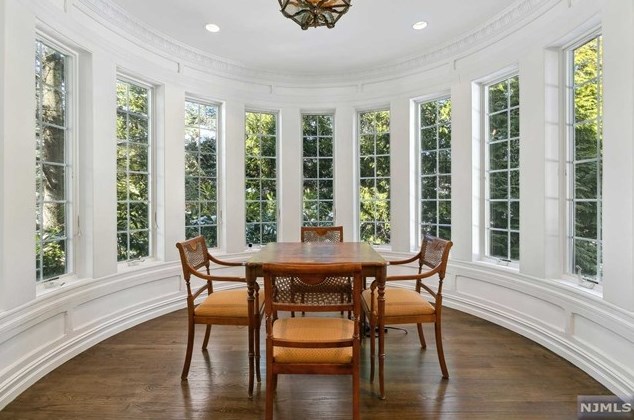 49 Buckingham Rd, Tenafly NJ 07670-3101 exterior