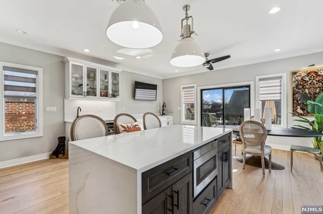 446 Greenmount Ave, Cliffside Park NJ 07010-1633 exterior