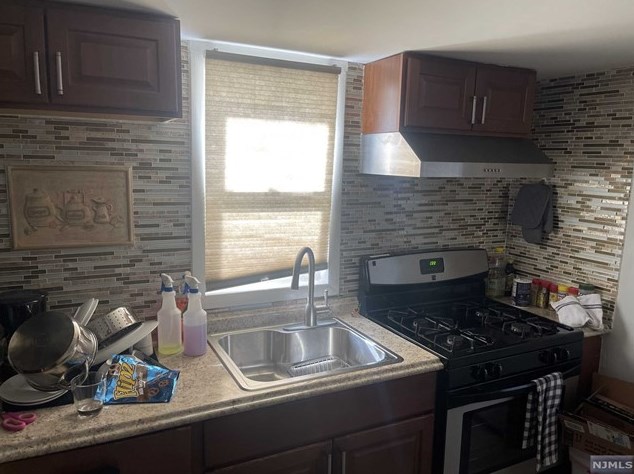 9 Joseph St, Little Ferry NJ  07643-1817 exterior