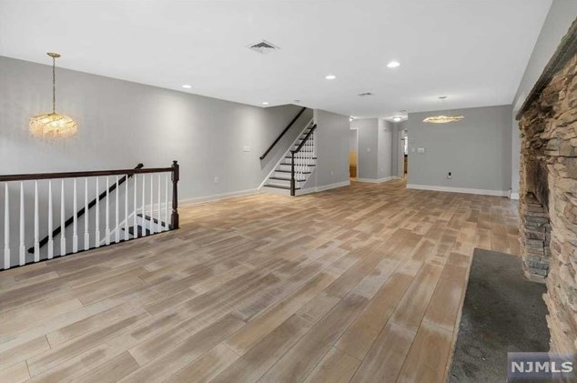 178 Undercliff Ave, Edgewater NJ  07020-1125 exterior
