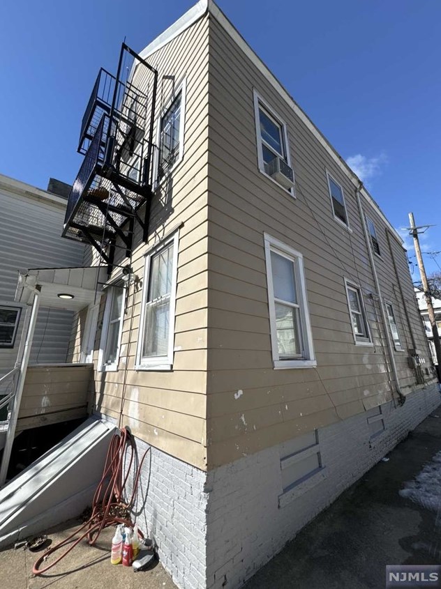 88 6 St, Paterson NJ 07522-1348 exterior