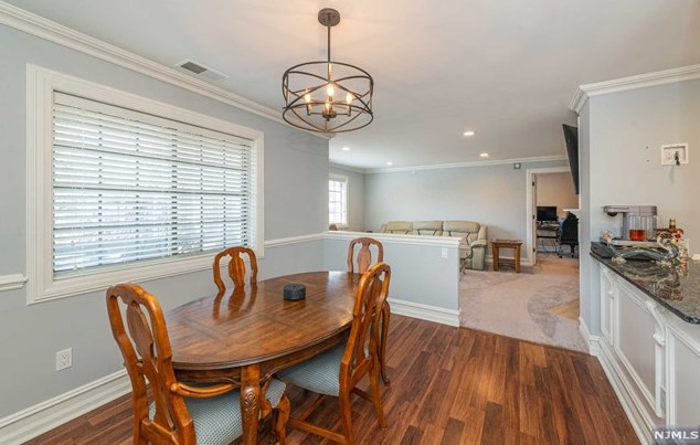 1009 Thoreau Ct, Mahwah NJ  07430-2393 exterior