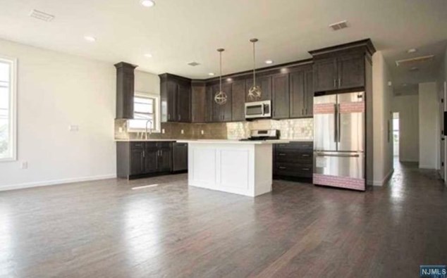 5105 Meadowview Ave, North Bergen NJ  07047-3138 exterior