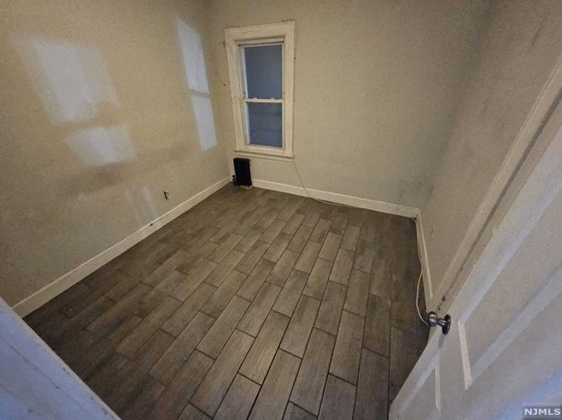 16 Home Pl, Clifton NJ  07011-3708 exterior