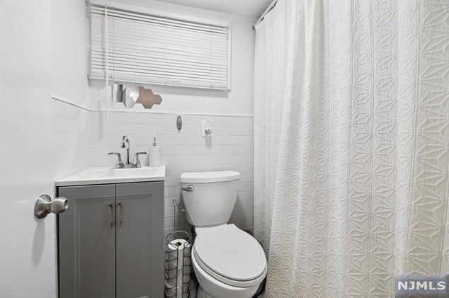 40 Palisade Ave, Bogota NJ  07603-1827 exterior