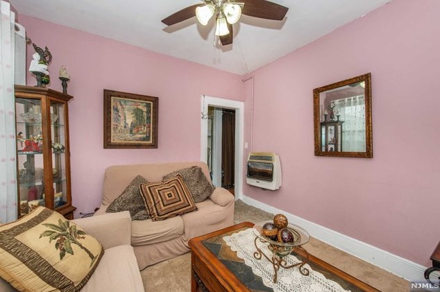 32 Montclair Ave, Clifton NJ 07011-2822 exterior