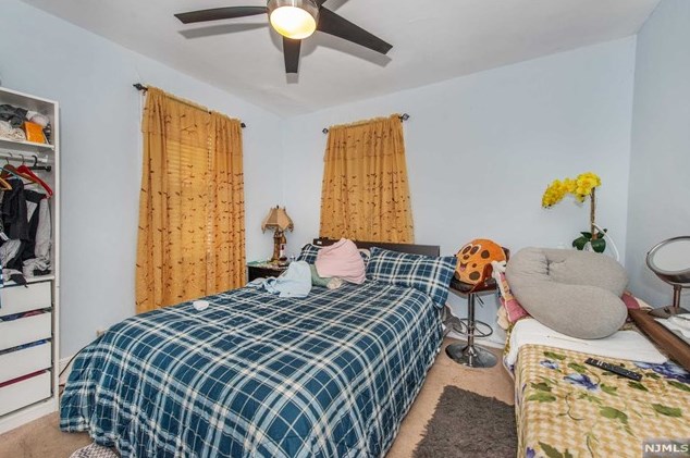 32 Montclair Ave, Clifton NJ 07011-2822 exterior