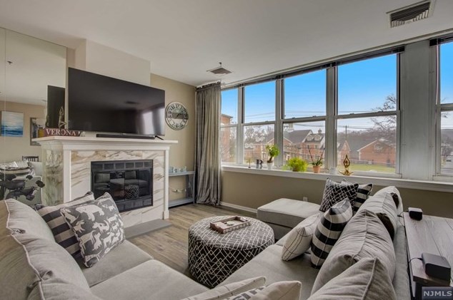 240 Main St, West Paterson NJ  07424-1351 exterior