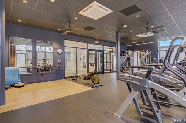 240 Main St, West Paterson NJ  07424-1351 exterior