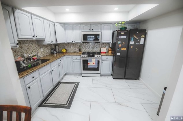 96 Stone St, Newark NJ  07104-2774 exterior