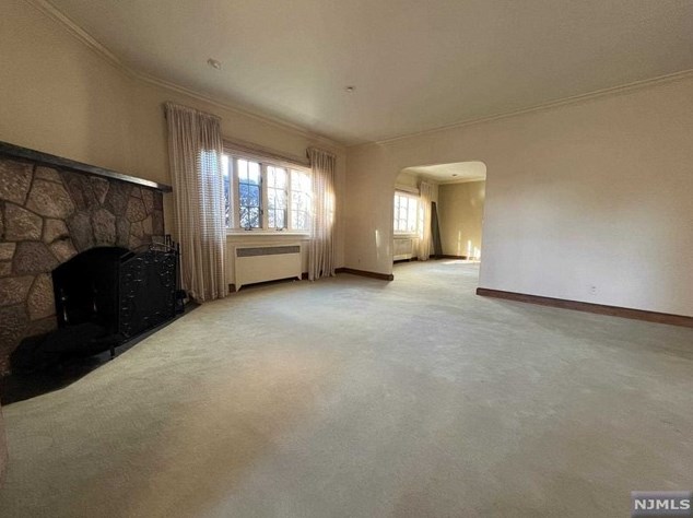 573 Standish Rd, Teaneck NJ  07666-2605 exterior