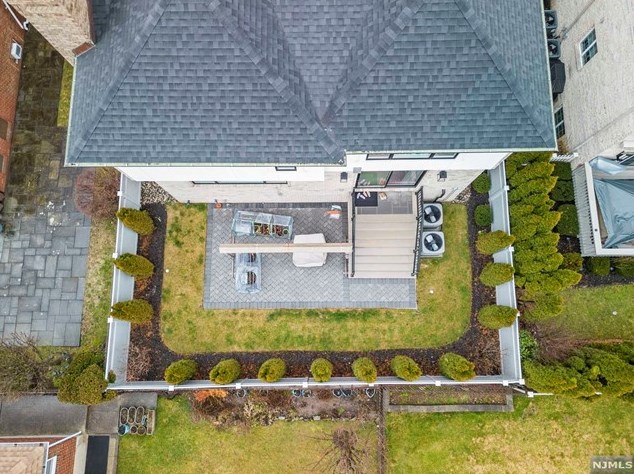 310 Mccloud Dr, West Fort Lee NJ  07024-5321 exterior