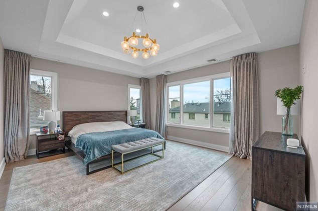 310 Mccloud Dr, West Fort Lee NJ  07024-5321 exterior