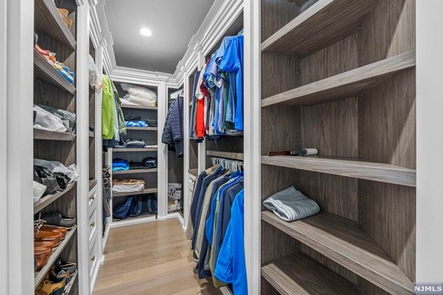 310 Mccloud Dr, West Fort Lee NJ  07024-5321 exterior