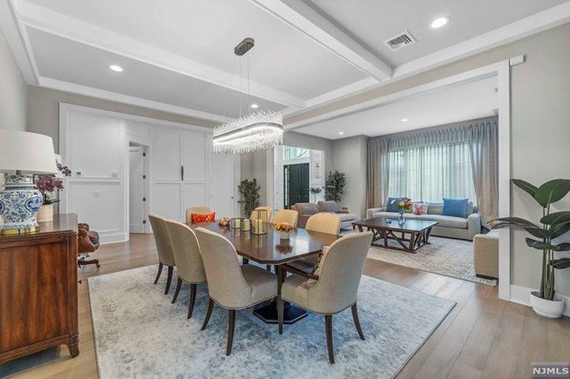 310 Mccloud Dr, West Fort Lee NJ  07024-5321 exterior